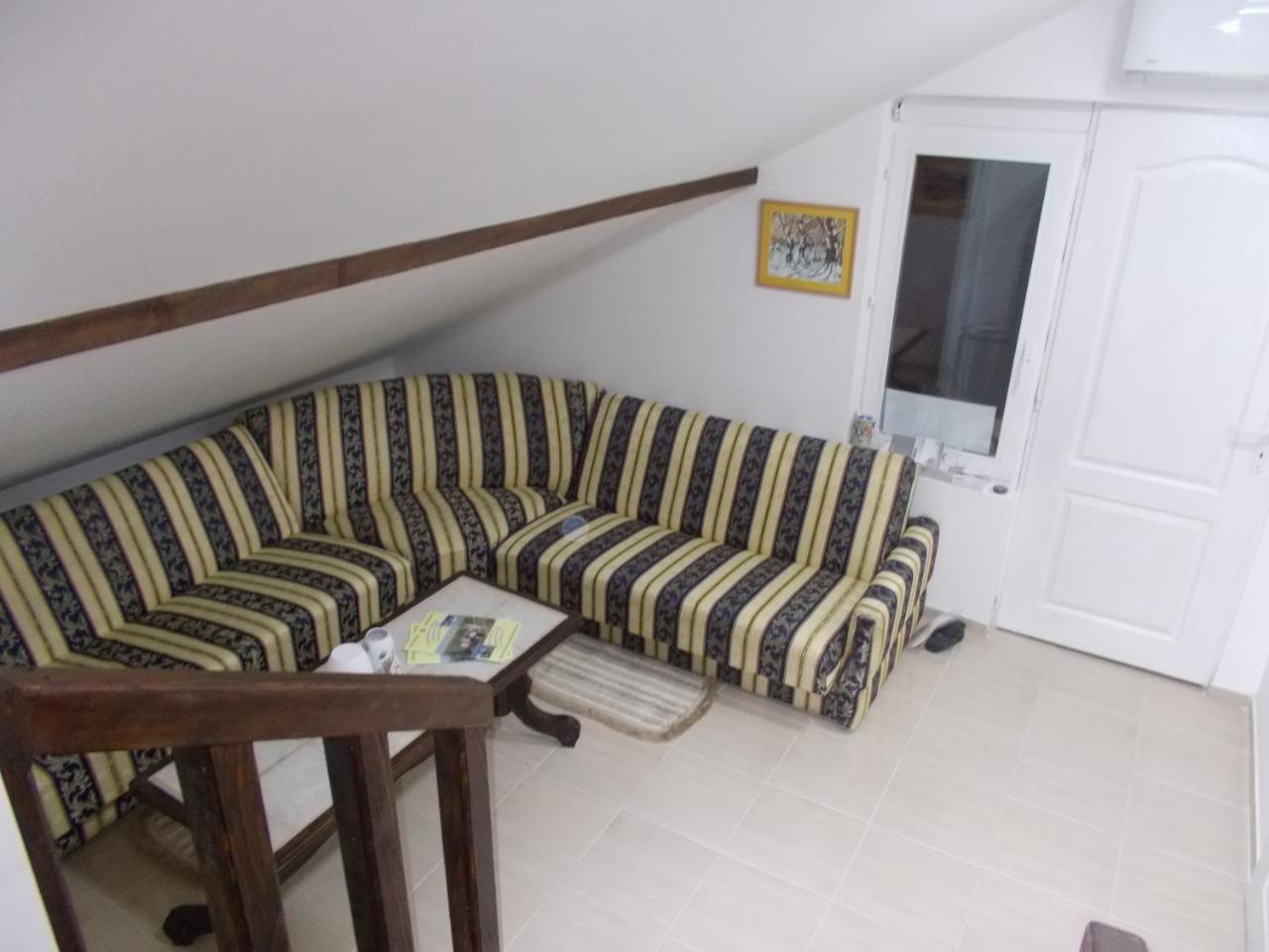 Apartman Vrdnicak Vrdnik Bagian luar foto
